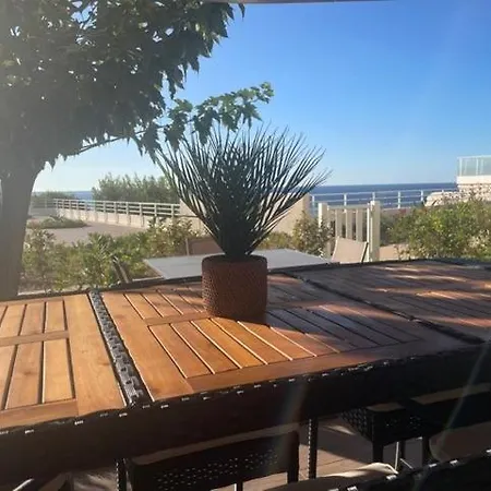 Vue Avec Piscine アパート Saint-Raphaël
