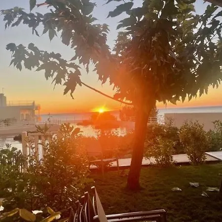 Vue Avec Piscine * Saint-Raphaël