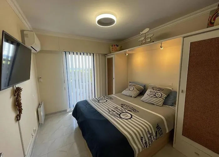 Vue Avec Piscine Saint-Raphaël